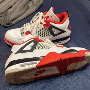 Air Jordan 4 Retro OG 'Fire Red' 2020